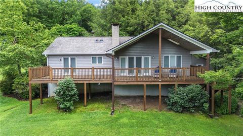 Photo of 644 Alderly Circle, Blowing Rock, NC 28605 (MLS # 256274) Photo of 644 Alderly Circle, Blowing Rock, NC 28605 (MLS # 256274)