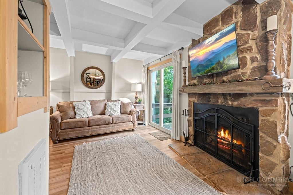 40 Hemlock Hills B