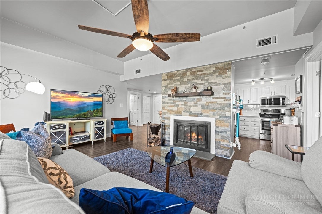 303 Sugar Top Drive 1-3125