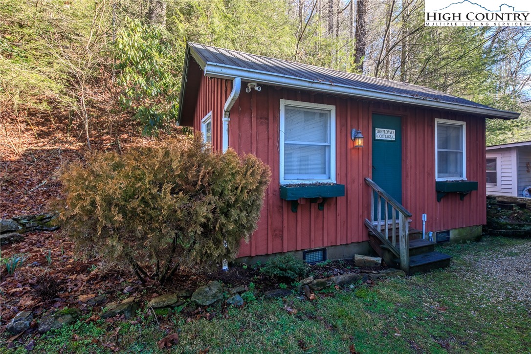 Banner Elk, North Carolina 28604, United States, 7 Bedrooms Bedrooms, ,8 BathroomsBathrooms,Residential,Active,156065