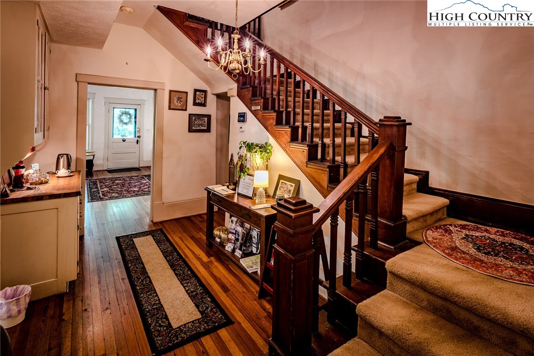 Banner Elk, North Carolina 28604, United States, 7 Bedrooms Bedrooms, ,8 BathroomsBathrooms,Residential,Active,156065