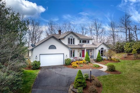 Photo of 146 Highland Ridge Drive, Blowing Rock, NC 28605 (MLS # 261209)