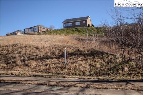 Vacant Land For Sale - 749 SE Chatsworth Street<br/> Lenoir, NC 28645