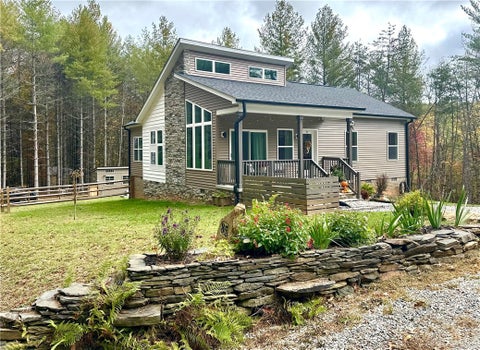 Photo of 85 Mallie Drive, Piney Creek, NC 28663 (MLS # 264930)