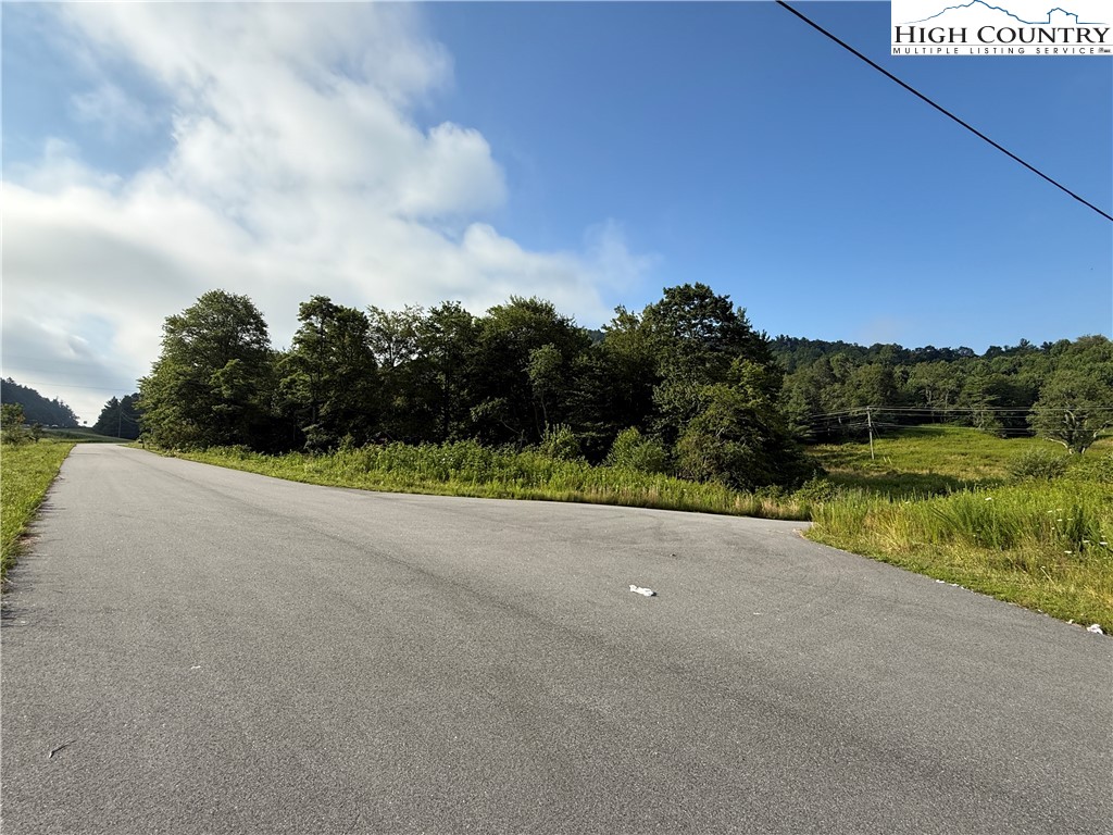 Deep Gap, North Carolina 28618, United States, ,Commercial,Active,188053