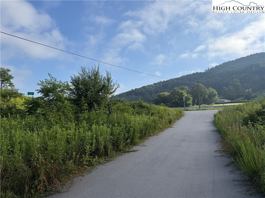 Deep Gap, North Carolina 28618, United States, ,Commercial,Active,188053