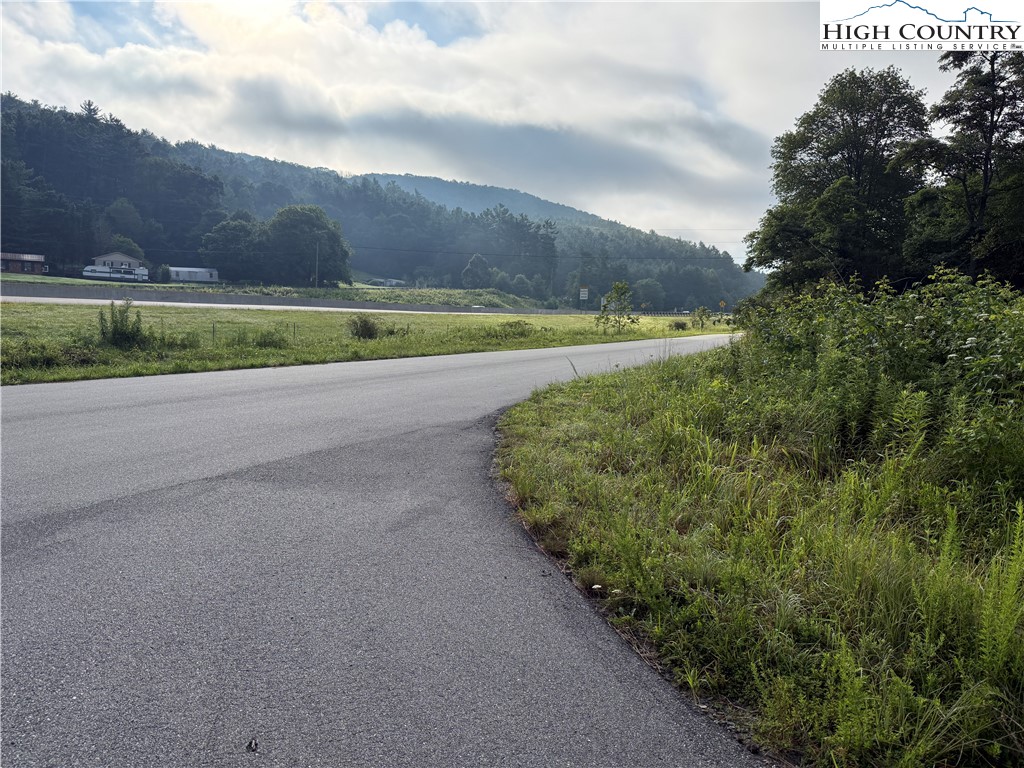 Deep Gap, North Carolina 28618, United States, ,Commercial,Active,188053