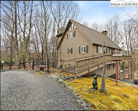 Photo of 498 Hawk Ridge Road, Deep Gap, NC 28618 (MLS # 241679)