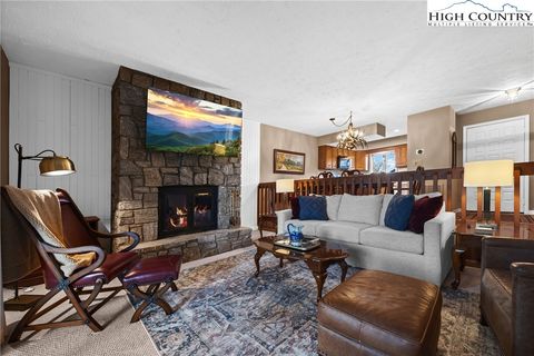 Photo of 848 Chetola Lake Drive #2, Blowing Rock, NC 28605 (MLS # 254371)