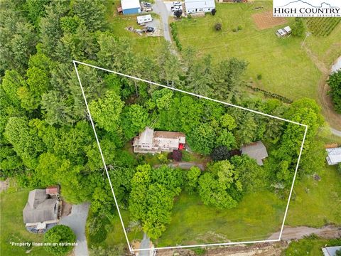 Photo of 150 Meadow Street, Newland, NC 28657 (MLS # 255758) Photo of 150 Meadow Street, Newland, NC 28657 (MLS # 255758)