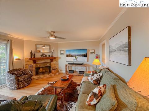 Photo of 301 Pinnacle Inn Road #3320, Beech Mountain, NC 28604 (MLS # 255228)