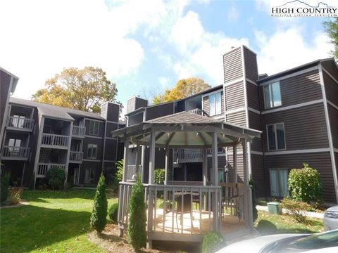 Photo of 176 Royal Oaks Drive #135, Blowing Rock, NC 28605 (MLS # 260332)