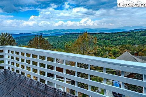 Photo of 206 Pinnacle Ridge Road Rd, Beech Mountain, NC 28604 (MLS # 260993)