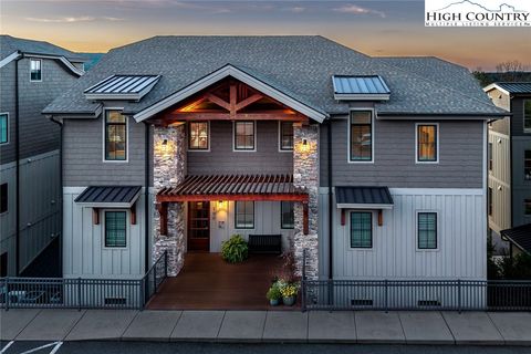 Photo of 199 Cone Vista Circle #503, Blowing Rock, NC 28605 (MLS # 257948)