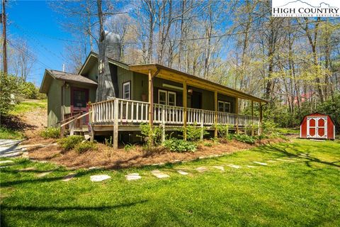 Photo of 149 Chinquapin Lane, Newland, NC 28657 (MLS # 254257)