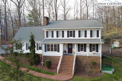 Photo of 305 Old Farms Road, Wilkesboro, NC 28697 (MLS # 254689)