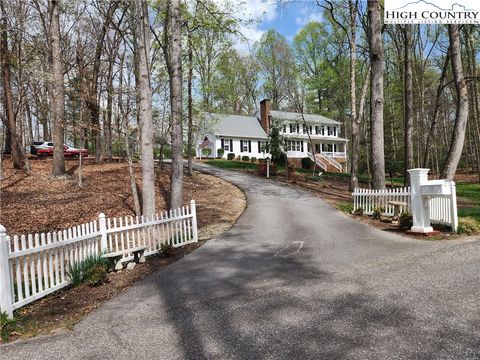 Photo of 305 Old Farms Road, Wilkesboro, NC 28697 (MLS # 254689)