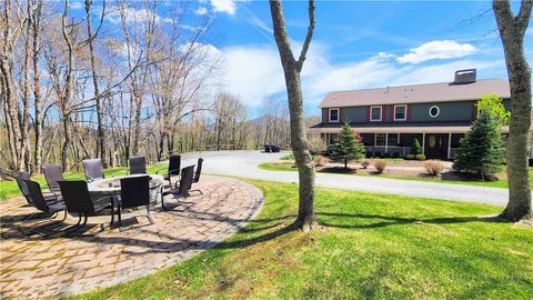 Photo of 272 Stoneybrook Lane, Banner Elk, NC 28604 (MLS # 261752)