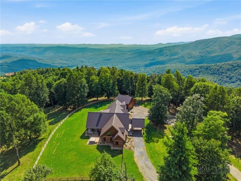 Photo of 2505 Phillips Gap Road, Purlear, NC 28665 (MLS # 264249)