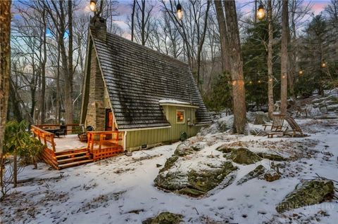 Photo of 233 Cherry Dr, Boone, NC 28607 (MLS # 261361)