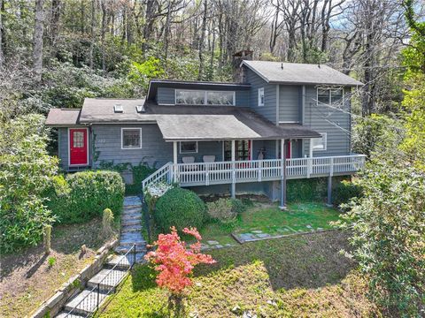 Photo of 183 Lakeview Terrace, Blowing Rock, NC 28605 (MLS # 261313)