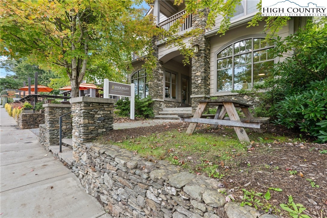 257 Sunset Drive