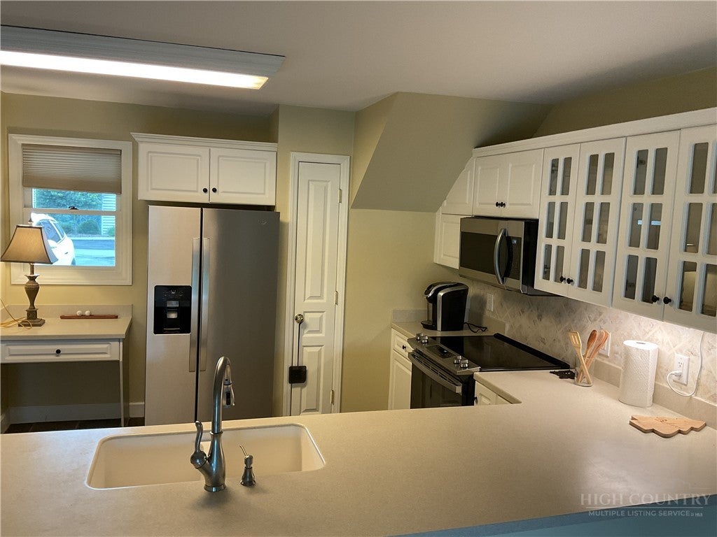 80 Club Villa Drive 404