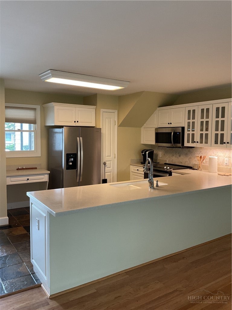 80 Club Villa Drive 404