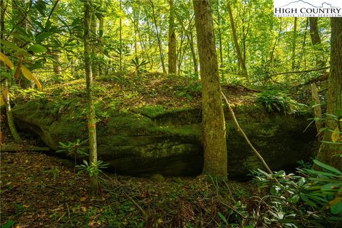 Photo of Lot 16,17,18 Tara Drive, Banner Elk, NC 28604 (MLS # 258387)