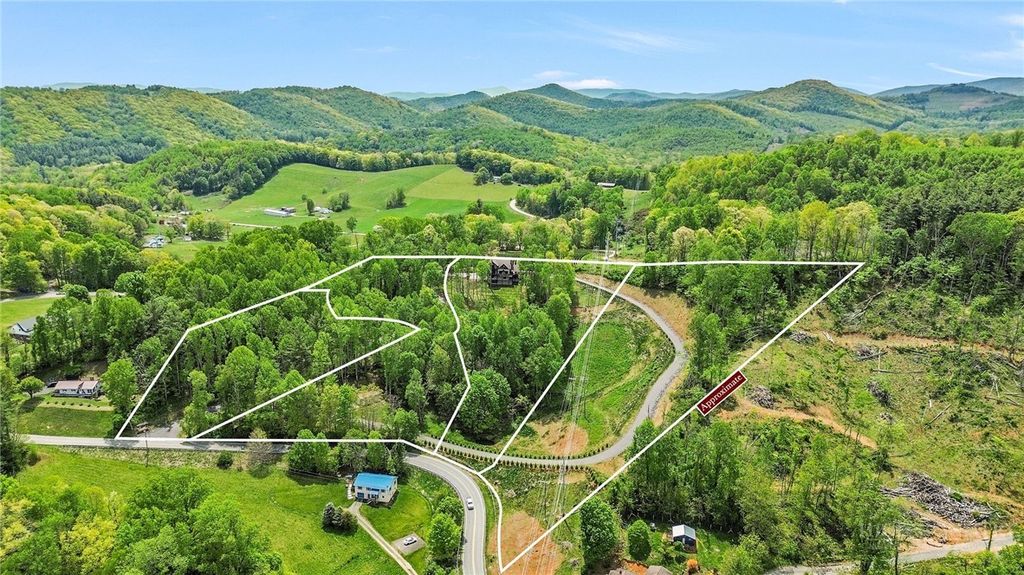 Photo of 118 Turning Leaf Drive, West Jefferson, NC 28694 (MLS # 261715)
