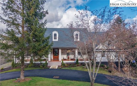 Photo of 368 Green Hill Woods, Blowing Rock, NC 28605 (MLS # 259755)