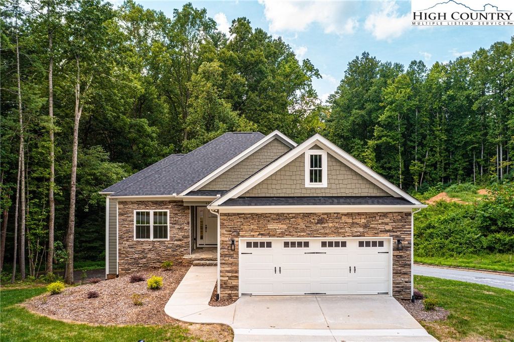 Photo of 402 NE Scarlett Oak Court, Lenoir, NC 28645 (MLS # 259281)