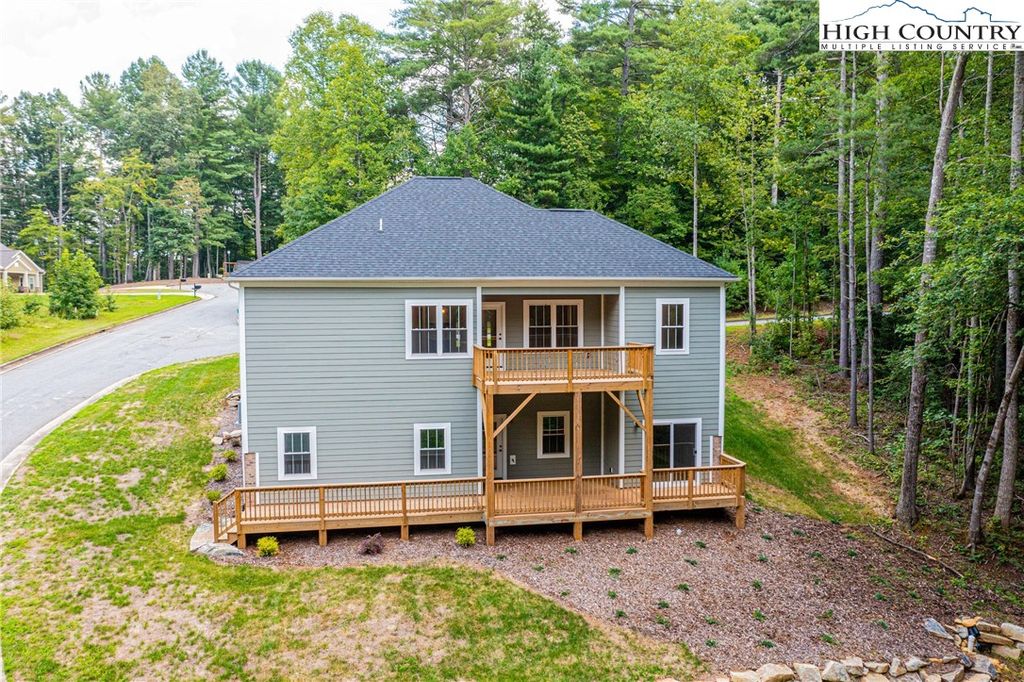 Photo of 402 NE Scarlett Oak Court, Lenoir, NC 28645 (MLS # 259281)