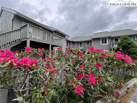 Photo of 367 Skyleaf Drive #D-5, Sugar Mountain, NC 28604 (MLS # 255939)
