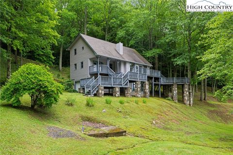 Photo of 155 Green Valley Heights, Sugar Grove, NC 28679 (MLS # 256534)