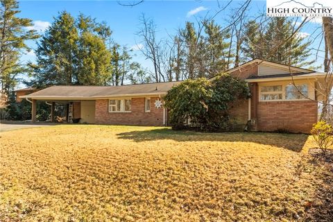 Photo of 174 Skyview Drive, Boone, NC 28607 (MLS # 253631)