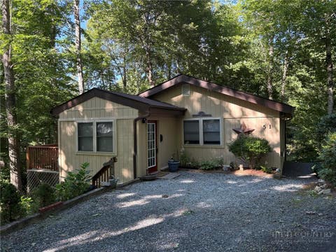 Photo of 51 Pepperidge Lane, Newland, NC 28657 (MLS # 263564)