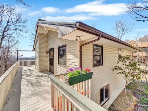 Photo of 1410 Beech Mountain Parkway, Beech Mountain, NC 28604 (MLS # 262041)