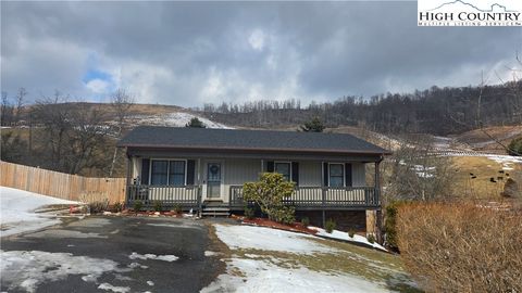 Photo of 125 Benfield Drive, Jefferson, NC 28640 (MLS # 259911)