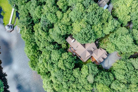 Photo of 190 New River Lake Drive, Blowing Rock, NC 28605 (MLS # 262209)