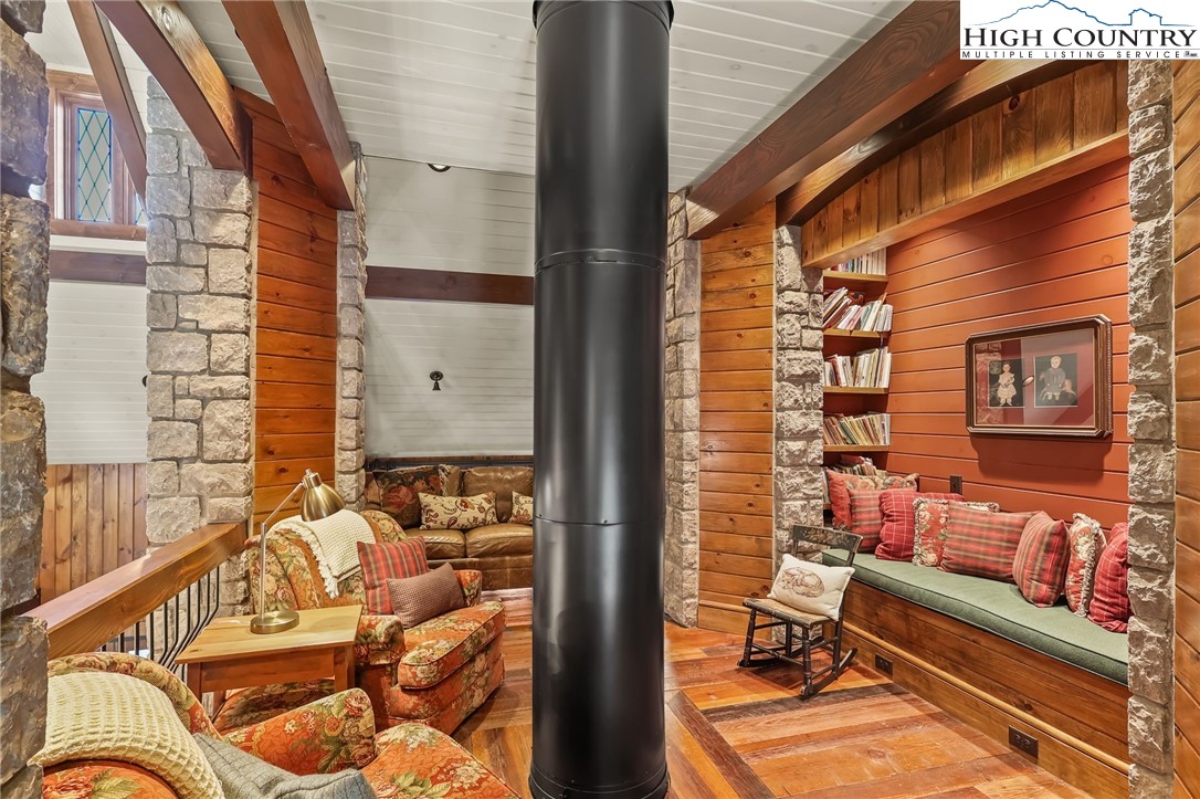 Banner Elk, North Carolina 28604, United States, 4 Bedrooms Bedrooms, ,5 BathroomsBathrooms,Residential,Active,66606