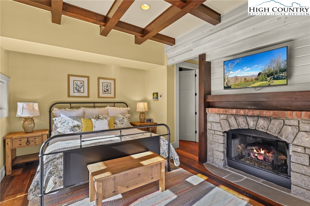 Banner Elk, North Carolina 28604, United States, 4 Bedrooms Bedrooms, ,5 BathroomsBathrooms,Residential,Active,66606