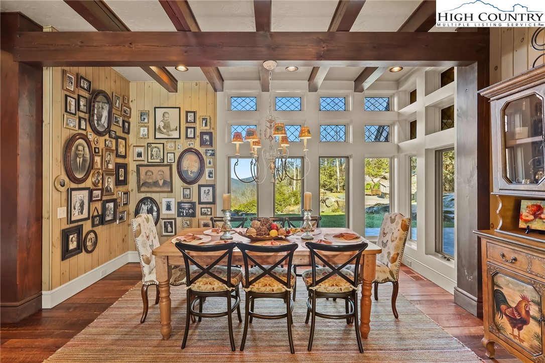 Banner Elk, North Carolina 28604, United States, 4 Bedrooms Bedrooms, ,5 BathroomsBathrooms,Residential,Active,66606