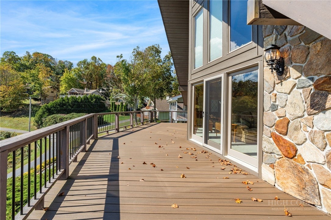 625 Mountain Glen Drive