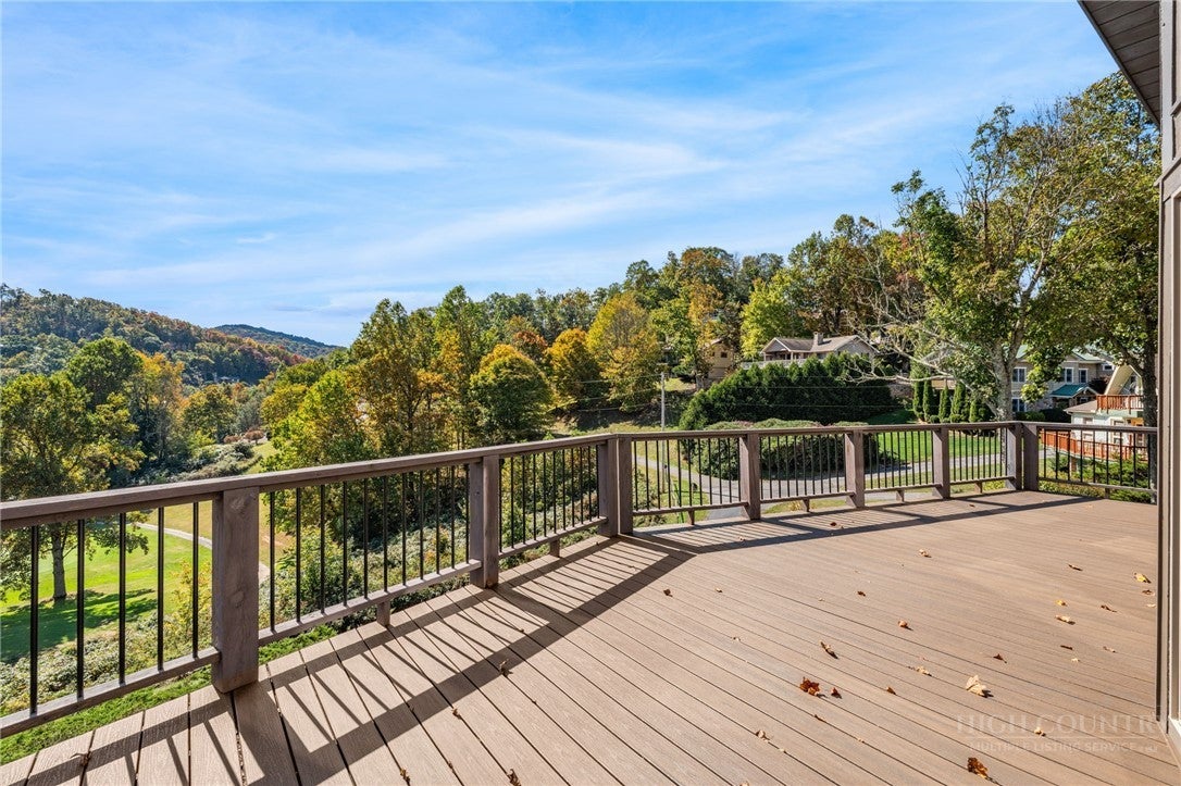 625 Mountain Glen Drive