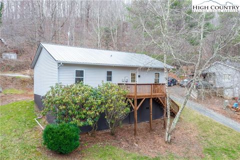 Photo of 163 Red Maple Lane, Boone, NC 28607 (MLS # 241491)