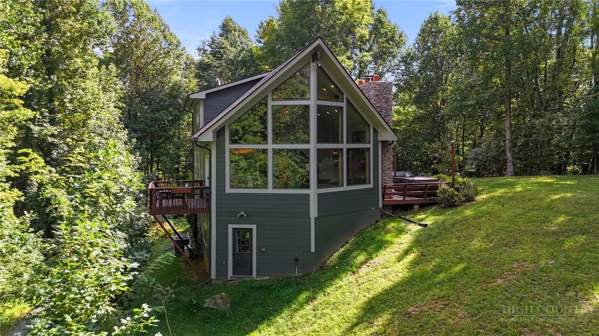 558 Perri Creek
