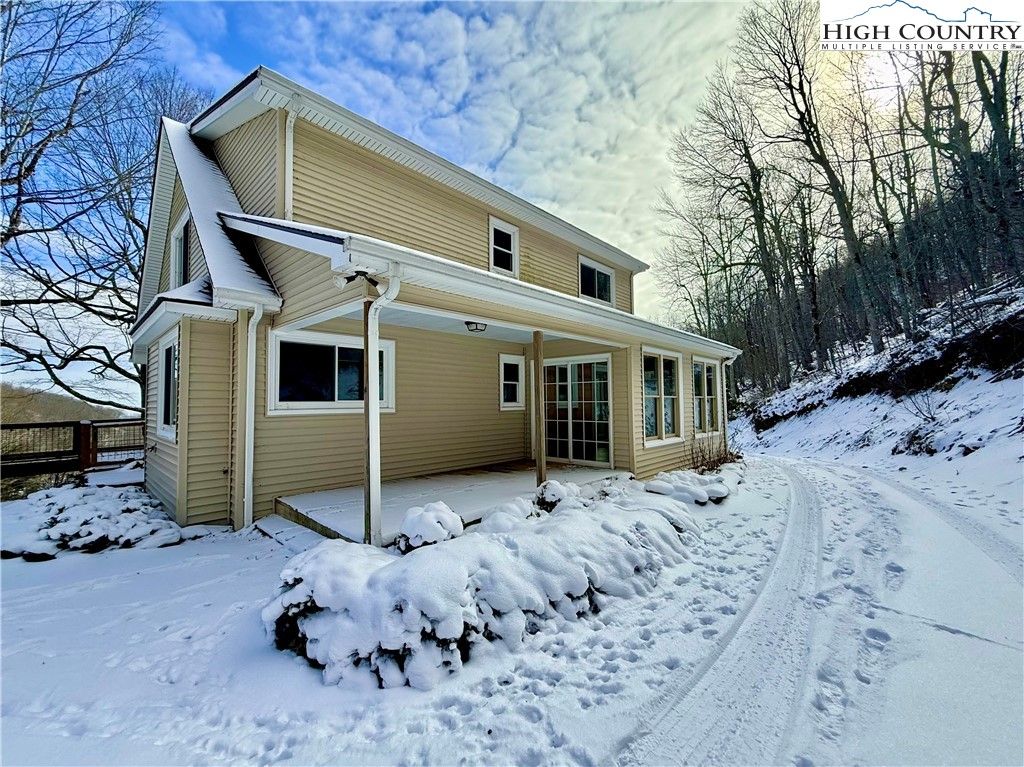 Photo of 386 Hornblend Drive, Boone, NC 28607 (MLS # 260058)