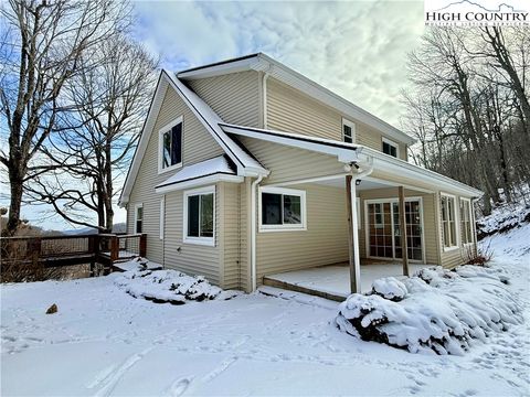 Photo of 386 Hornblend Drive, Boone, NC 28607 (MLS # 260058)