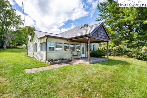 Photo of 169 Railroad Street, Newland, NC 28657 (MLS # 257840) Photo of 169 Railroad Street, Newland, NC 28657 (MLS # 257840)